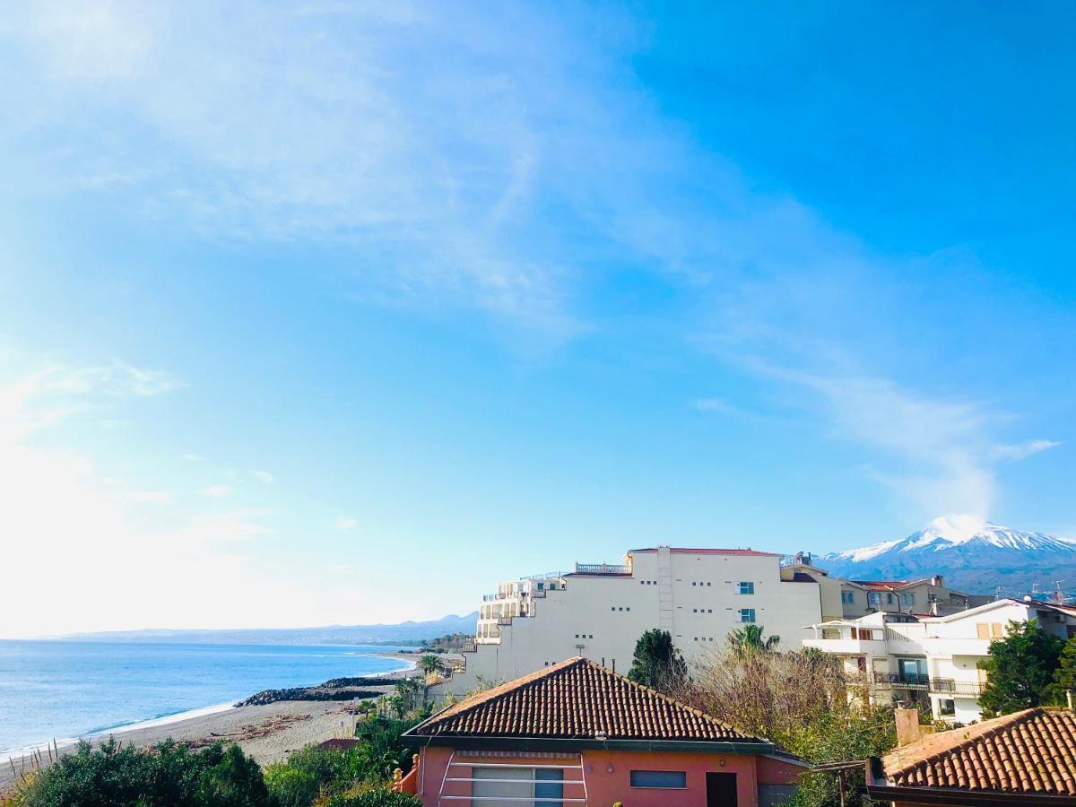 Ferienwohnung The Dream - Seafront Loft Giardini-Naxos Exterior foto