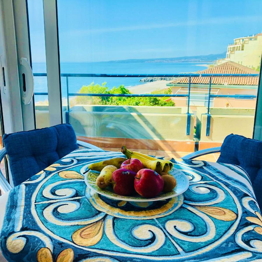 Ferienwohnung The Dream - Seafront Loft Giardini-Naxos Exterior foto